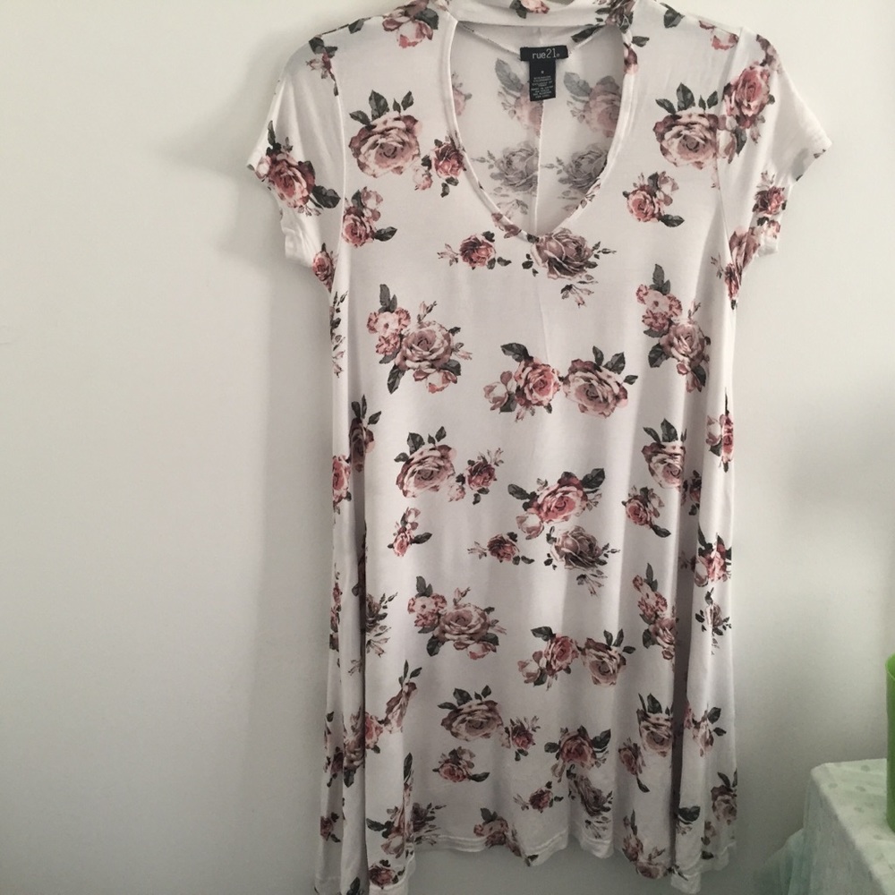 Rue 21 White and Pink Floral U-Neck Top